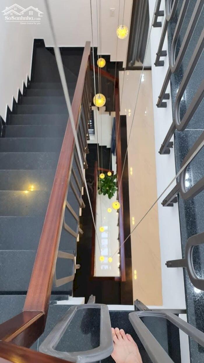 Hình ảnh Chính Chủ gửi bán nhà 3 tầng MT Trần Quý Khoách,P Liên Chiểu.Đà Nẵng. 3