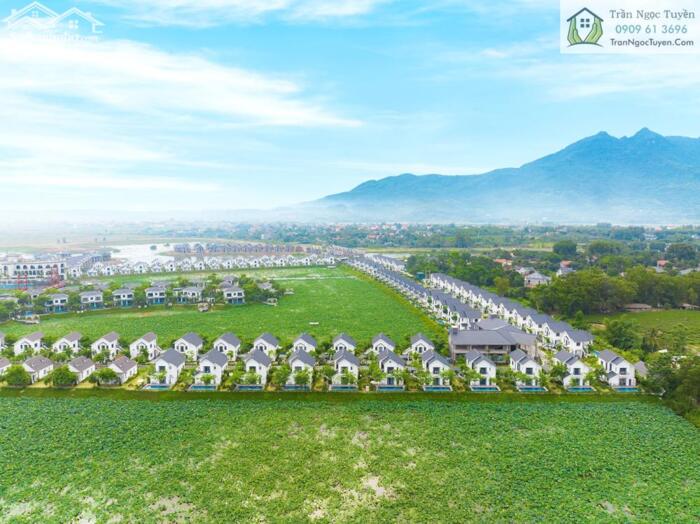 Hình ảnh Nhà em bán lô biệt thự Vườn Vua Resort 3 tầng mặt hồ sen 1