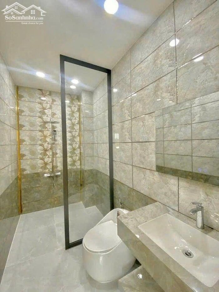 Hình ảnh NHÀ 1 TRỆT 1 LẦU CÁCH TRUNG TÂM 10P ĐI XE 4