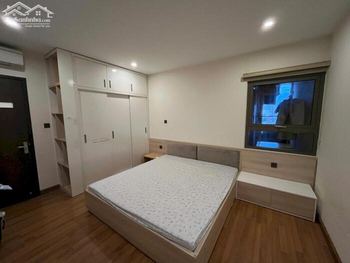 Hình ảnh cho thuê chung cư Home City Trung Kính, 70m2, 2 phòng ngủ, đủ đồ 15 triệu có slot oto 3