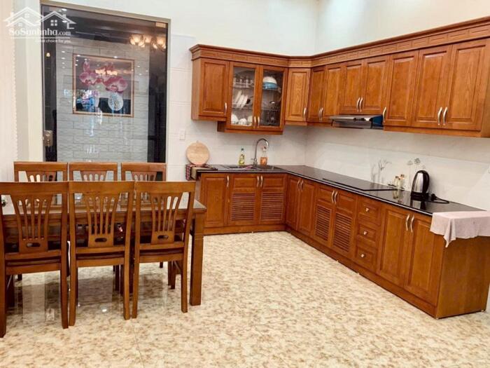 Hình ảnh Cho thuê nhà mặt phố Văn Cao, 4 ngủ khép kín (80m2). 1