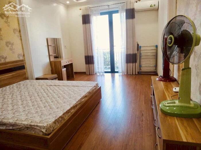 Hình ảnh Cho thuê nhà mặt phố Văn Cao, 4 ngủ khép kín (80m2). 3