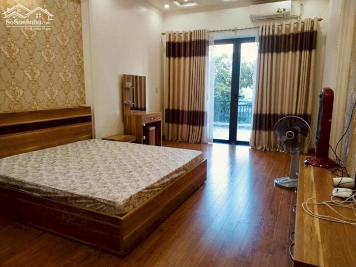 Hình ảnh Cho thuê nhà mặt phố Văn Cao, 4 ngủ khép kín (80m2). 4