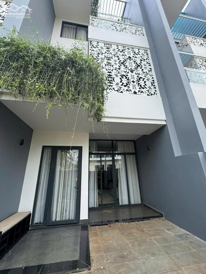 Hình ảnh Cho thuê nhà phố full nội thất 5 PN, vị trí đẹp, có thể kinh doanh, dự án Trung Nguyên 7