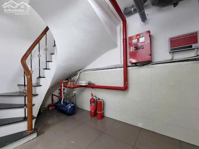 Hình ảnh Bán nhà 6 tầng 100m2 Mặt đường Văn Cao 2