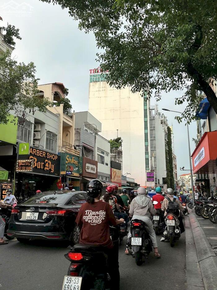 Hình ảnh Chính chủ gửi bán nhà 1 sẹc Huỳnh Văn Bánh 4 lầu 84m2 ngay chợ Phú Nhuận KD đa nghề 15 tỷ. 0