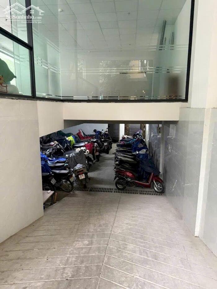 Hình ảnh Bán toà nhà 10 tầng 160m2 có hầm Mặt Phố Đoàn Thị Điểm 1