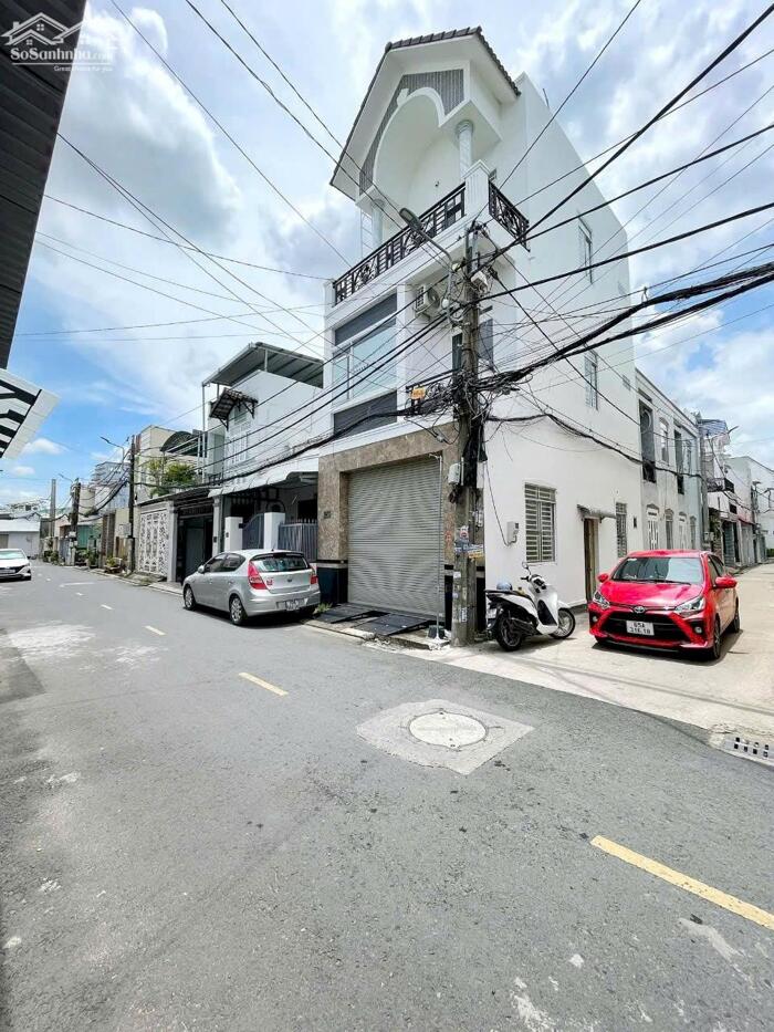 Hình ảnh Bán nhà góc hẻm hông 4m đậu được oto giá chưa tới 3,5 tỷ 0