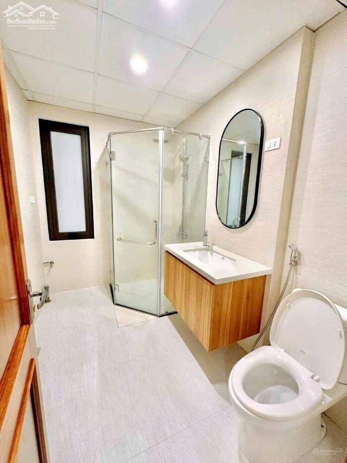 Hình ảnh Mặt Phố Võng Thị 9 Tầng 1 Hầm MT 6.5M 100 Tỷ vỉa hè kinh doanh ô tô tránh rất gần hồ 3