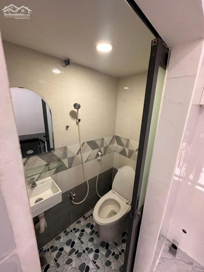 Hình ảnh BÁN NHÀ ĐẸP GẦN MẶT TIỀN ĐƯỜNG NGUYỄN THỊ THẬP - QUẬN 7 3