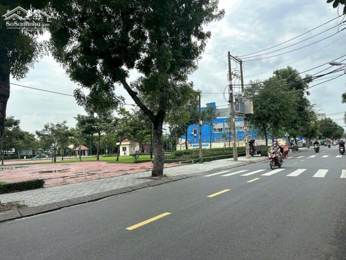 Hình ảnh Nhỉnh 12 tỷ sở hữu MTKD sầm uất Nguyễn Văn Quá 100m2 ngang 4.1m 4 lầu gần chợ Cây Sộp. 0