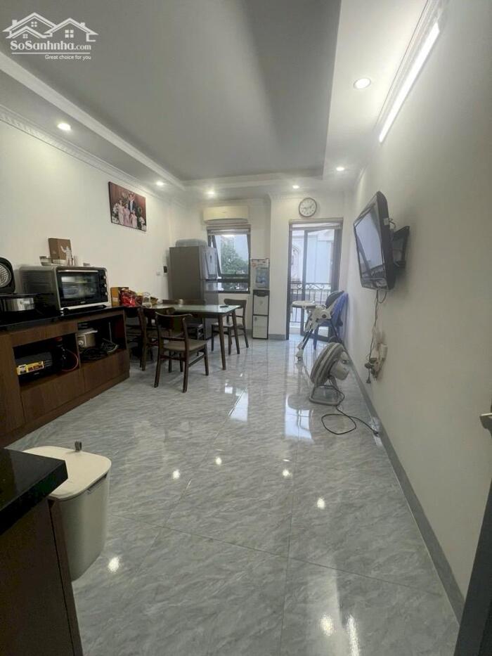 Hình ảnh Bán Nhà Thạch Bàn, LongBiên 6T, 35m2, chỉ 8,48 tỷ (Lô góc, ô tô đỗ cửa) 3