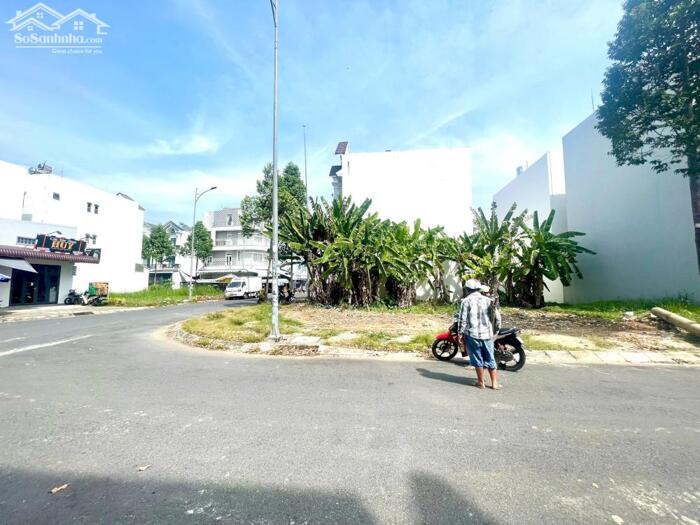 Hình ảnh Nền Góc 2 Mặt tiền đường số 4&2 KDC Nam Long - Đối diện chung Cư 0