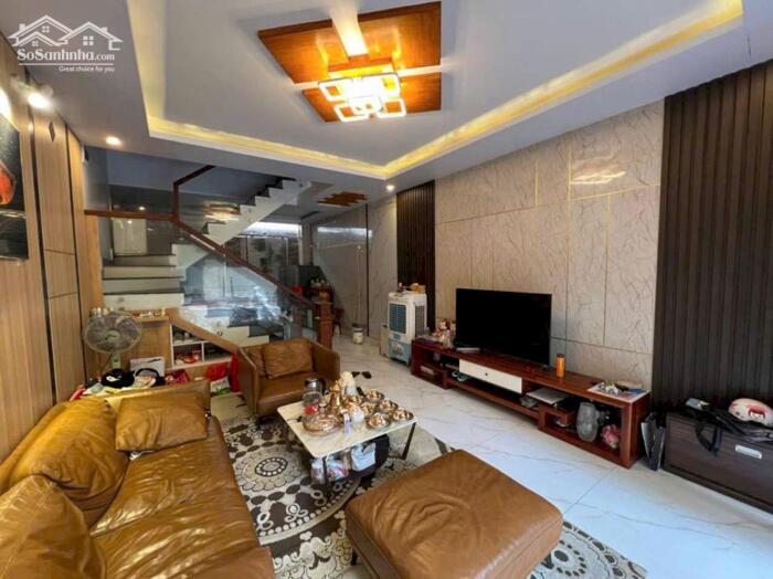 Hình ảnh Cho thuê nhà Văn Cao vị trí đẹp, 4 phòng ngủ (50m2). 0