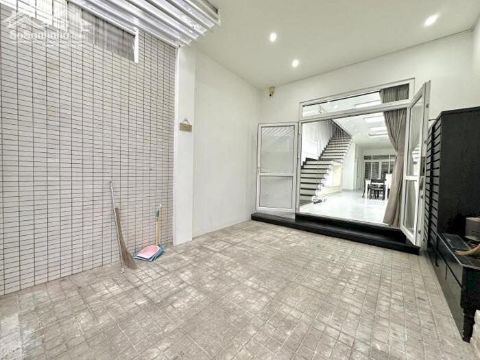 Hình ảnh NGAY CỔNG ĐH VĂN LANG – VIEW CÔNG VIÊN – 4 TẦNG ĐẸP – 80M² – ĐƯỜNG 20M + VỈA HÈ – 14.9 TỶ 1