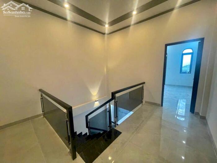 Hình ảnh CẦN BÁN GẤP CĂN NHÀ 1 TRỆT 1 LẦU - CUỐI ĐƯỜNG ĐỒNG KHỞI 3