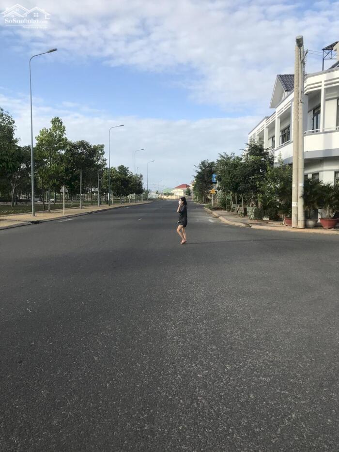 Hình ảnh Bán đất góc Hoàng Quốc Việt- Đỗ Quang ,Phường Xuân An ,Phan Thiết , tỉnh Lâm Đồng giá 6,5 tỷ 0