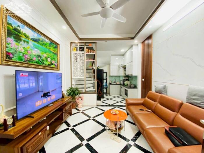 Hình ảnh Bán Nhà Đàm Quang Trung, Long Biên 33m2, 5T chỉ 6,2 tỷ 0