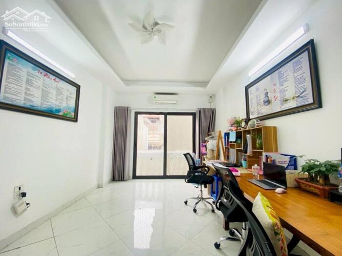 Hình ảnh Bán Nhà Đàm Quang Trung, Long Biên 33m2, 5T chỉ 6,2 tỷ 1