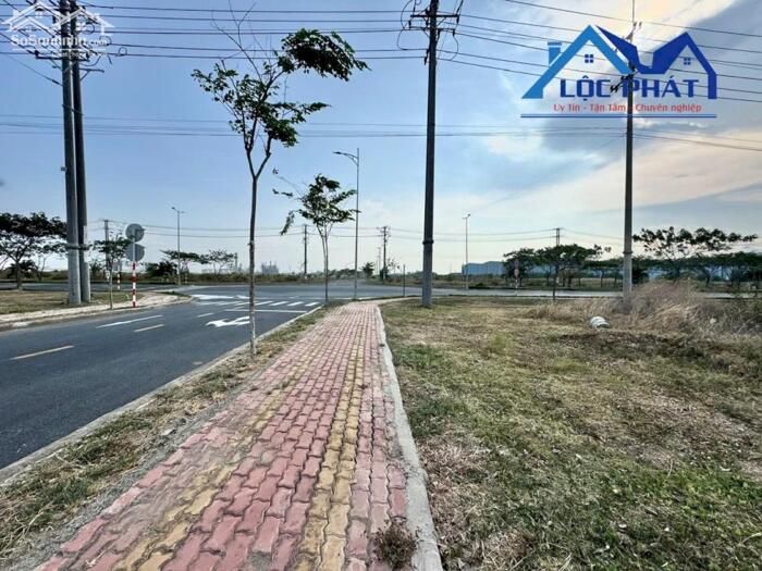 Hình ảnh Bán đất SKK xây dựng xưởng 10.000m2 giá chỉ 36,2 tỷ. KCN Bà Rịa Vũng Tàu 2