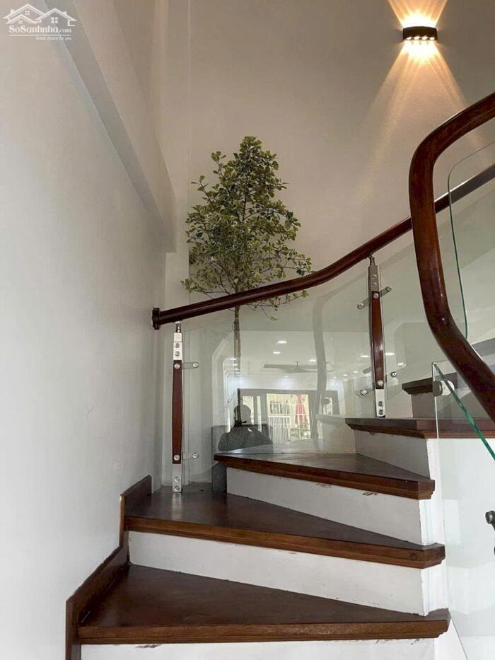 Hình ảnh Bán Nhà Gần Phố Thạch Bàn Cổ Linh, Cách Aeon, Cầu Vĩnh Tuy chỉ 500m. Lh 0965858116 4