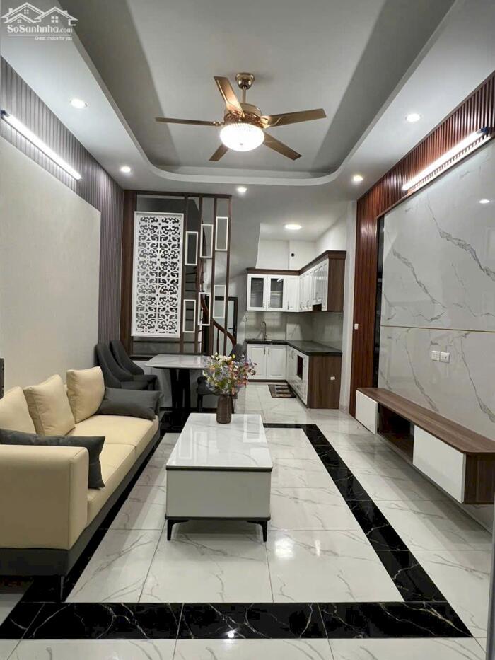 Hình ảnh Bán Nhà Thạch Bàn - Long Biên 5 Tầng Gần Chợ Đồng Dinh, Khu Garden City 1