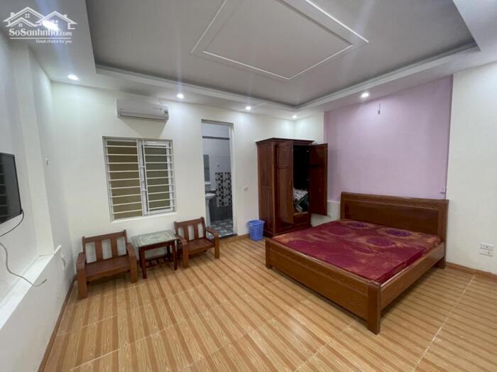 Hình ảnh Cho thuê nguyên căn 8 ngủ khép kín Văn Cao, DT: 75m2. 3