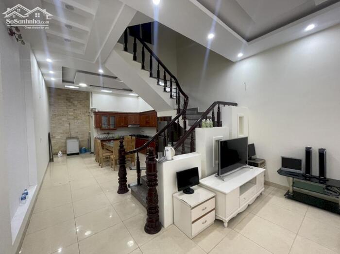 Hình ảnh Cho thuê nguyên căn 8 ngủ khép kín Văn Cao, DT: 75m2. 1