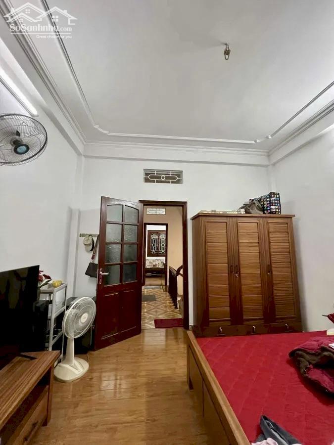 Hình ảnh Siêu phẩm phân lô Hoàng Cầu, 47m² x 4 tầng – Ô tô đỗ gần, 2 thoáng, sổ đẹp, dân xây chắc 3