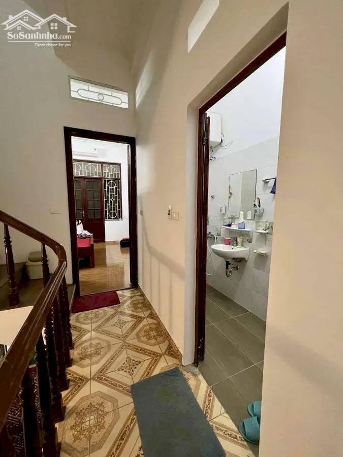 Hình ảnh Siêu phẩm phân lô Hoàng Cầu, 47m² x 4 tầng – Ô tô đỗ gần, 2 thoáng, sổ đẹp, dân xây chắc 1