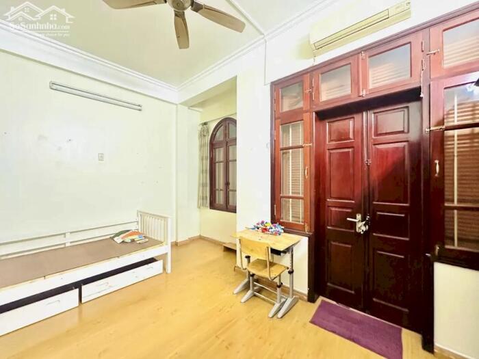 Hình ảnh Bán Nhà Phân Lô Hoàng Cầu 48m² - Nhà Dân Xây - 3 Mặt Thoáng - 20m Ra Ô Tô - Sổ Đỏ Nở Hậu 3