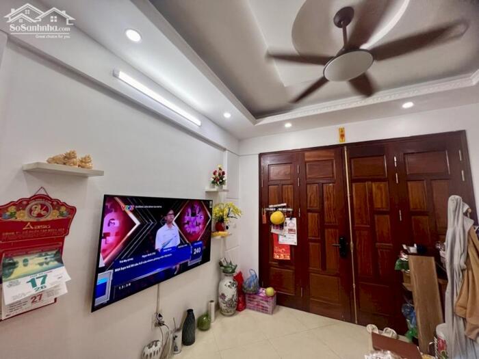 Hình ảnh Bán Nhà Ngõ 59 Ngô Gia Tự, Long Biên 33m2, 5T giá 6,85 tỷ (ô tô đỗ cách 15m, cam kết chuẩn) 2