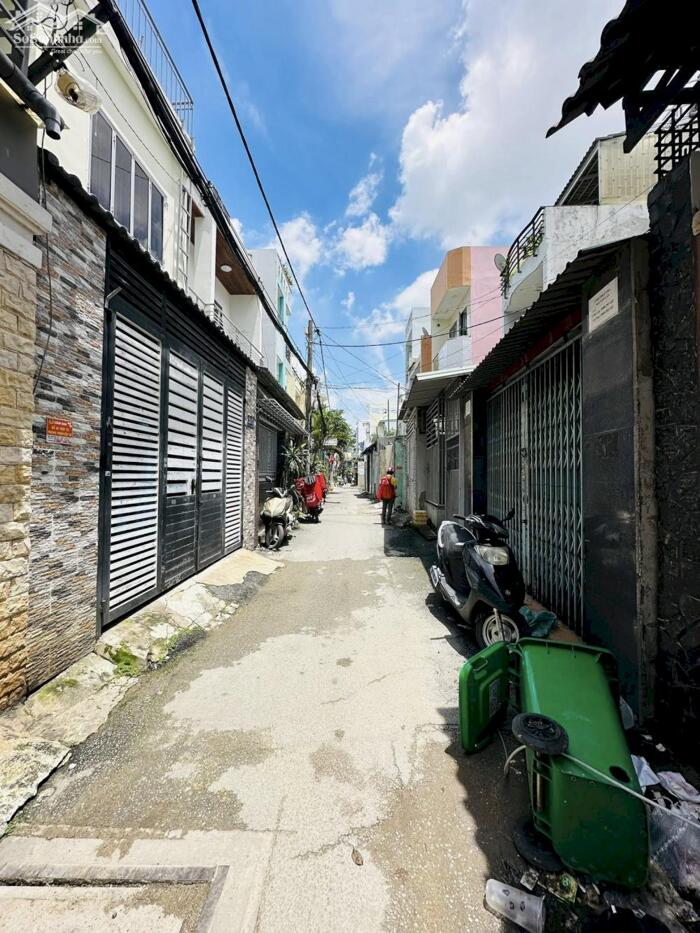 Hình ảnh Bán nhà hẻm thông xe hơi đường số 8, phường 11, Gò Vấp 1