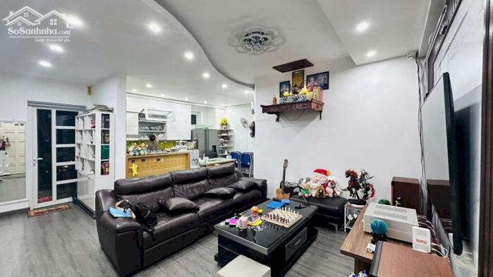 Hình ảnh BÁN GẤP CĂN HỘ 137 NGUYỄN NGỌC VŨ - 113M2 -3 NGỦ - 2 VỆ SINH 1