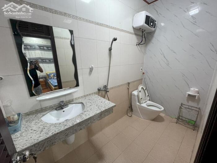 Hình ảnh Cho thuê nguyên căn Văn Cao, 5 ngủ khép kín, DT: 80m2. 10