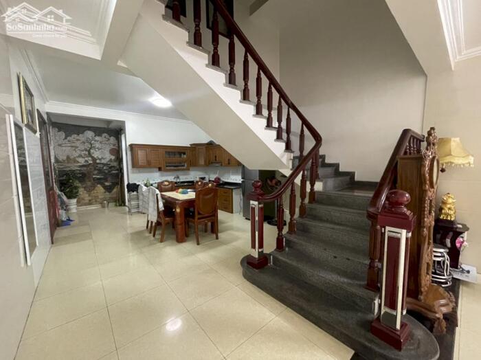 Hình ảnh Cho thuê nguyên căn Văn Cao, 5 ngủ khép kín, DT: 80m2. 1