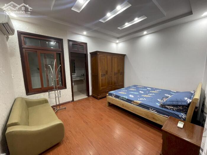 Hình ảnh Cho thuê nguyên căn Văn Cao, 5 ngủ khép kín, DT: 80m2. 2