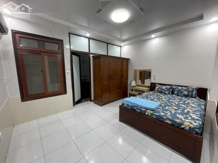 Hình ảnh Cho thuê nguyên căn Văn Cao, 5 ngủ khép kín, DT: 80m2. 11