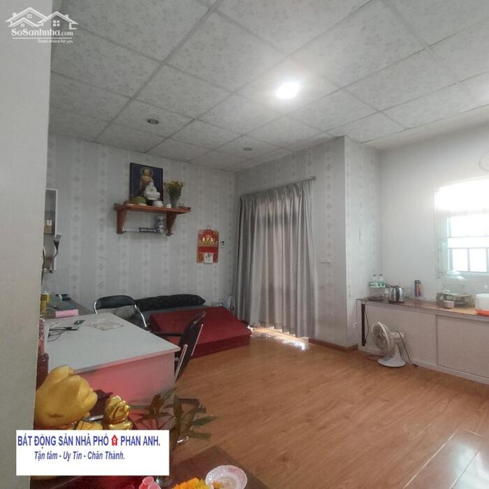 Hình ảnh [ Chỉ có 4 tỷ.n.n.n ] – Bán gấp nhà phố liền thổ sát hẻm xe tải tại Quận 9 – Ngay Khu Chợ Nam Hòa – 2 tầng 4 pn. 2