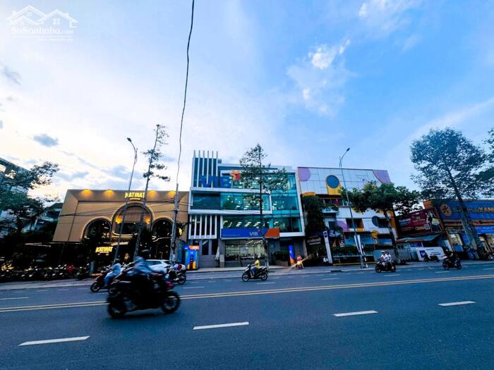 Hình ảnh Bán nhà mặt tiền đường Võ Thị Sáu dòng tiền 3.3 tỷ/năm; sổ hồng 450m2 ngang 18m giá 140 tỷ 0