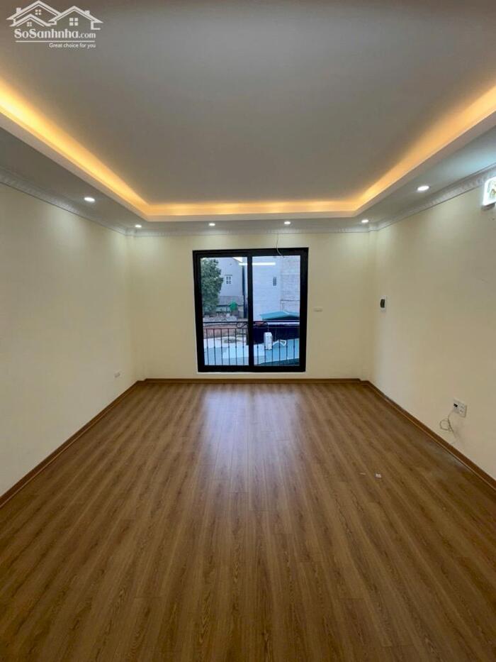 Hình ảnh Bán Nhà Cổ Linh, Long Biên 33m2, 5T giá 6,55 tỷ (phía trước thoáng sáng) 1