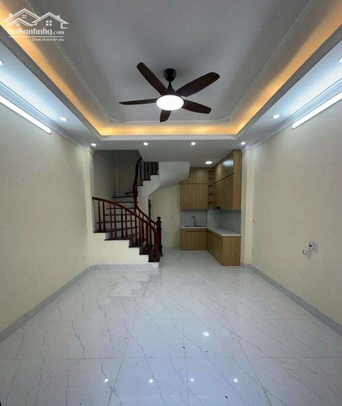 Hình ảnh Bán Nhà Cổ Linh, Long Biên 33m2, 5T giá 6,55 tỷ (phía trước thoáng sáng) 2