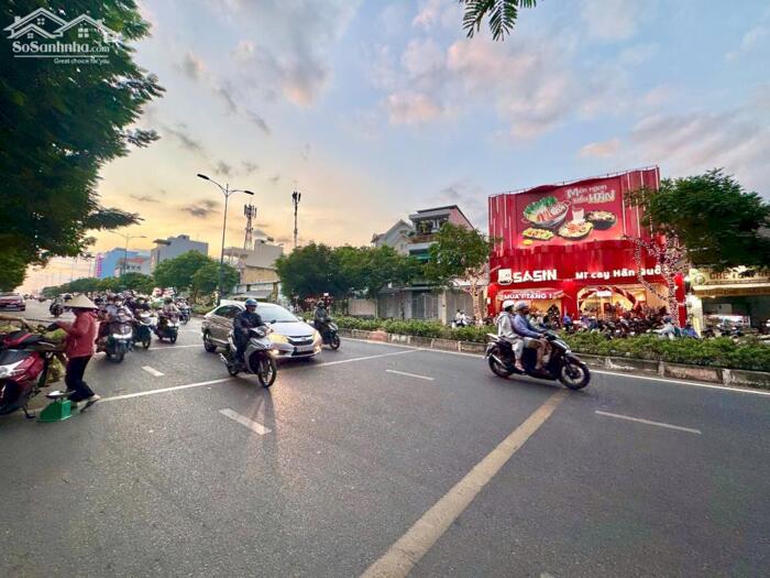 Hình ảnh Chỉ 30 Tỷ-Sở Hữu Ngay Lô Đất 150m2(10mx15m) Mặt Tiền Kinh Doanh Lê Văn Việt,Quận 9 2