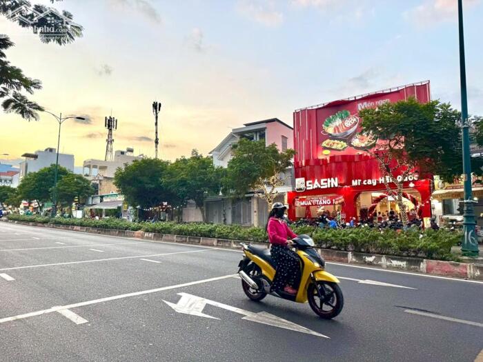 Hình ảnh Chỉ 30 Tỷ-Sở Hữu Ngay Lô Đất 150m2(10mx15m) Mặt Tiền Kinh Doanh Lê Văn Việt,Quận 9 1