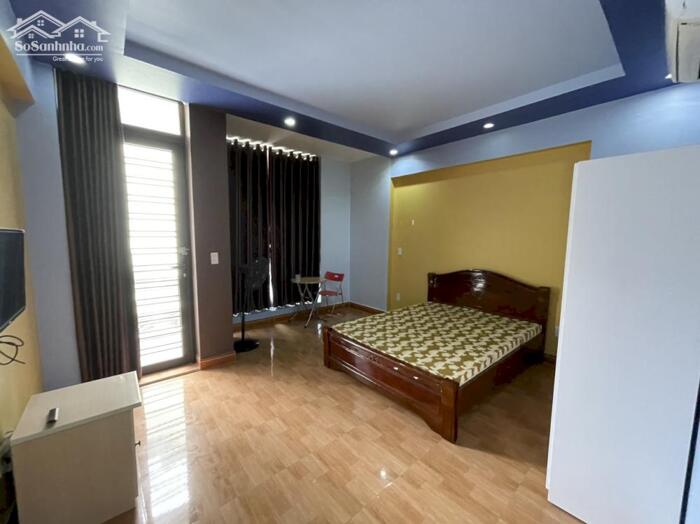 Hình ảnh Cho thuê nguyên căn sân cổng Văn Cao, DT: 110m2, 4 p,ngủ. 5