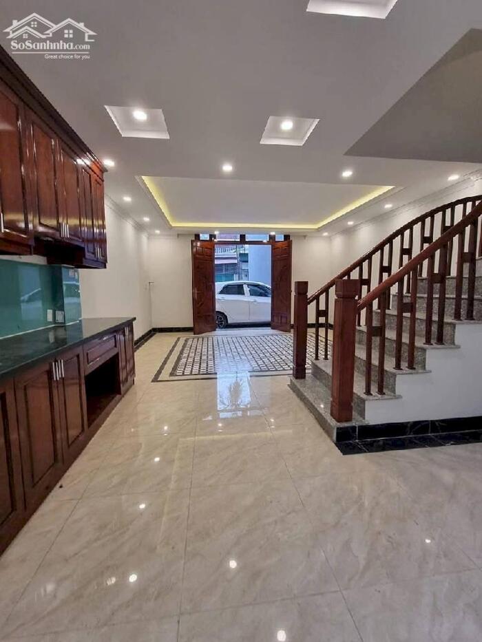 Hình ảnh Bán Nhà Thạch Bàn, Long Biên 6T, 43m2, giá 8,62 tỷ (ô tô đỗ cửa) 1