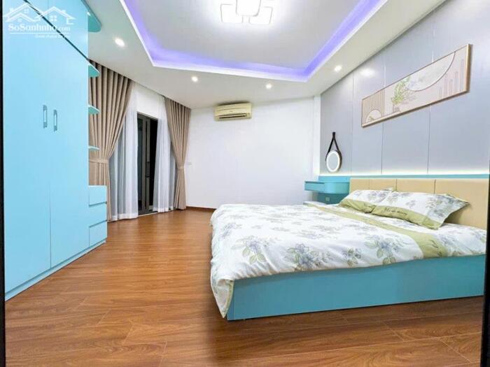 Hình ảnh Bán nhà mặt phố Hoàng Quốc Việt 59m2 vỉa hè rộng sổ vuông 37 tỷ 2