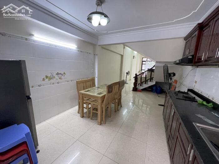 Hình ảnh Cho thuê nhà 5 p.ngủ phố Văn Cao, DT:; 70m2 x 4 tầng. 4