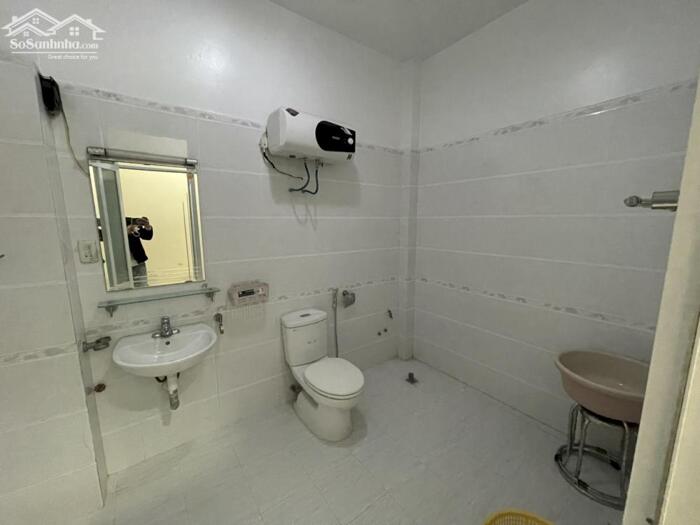 Hình ảnh Cho thuê nhà 5 p.ngủ phố Văn Cao, DT:; 70m2 x 4 tầng. 9