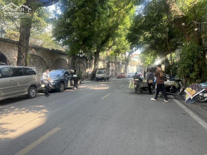 Hình ảnh Bán Nhà Mặt Phố Phùng Hưng Hoàn Kiếm 103m2-4T MT5,4m 2 Vỉa Hè 89,5 Tỷ Có Thương Lượng. 5